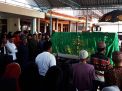 Proses pemakaman korban bus terguling di Pasuruan
