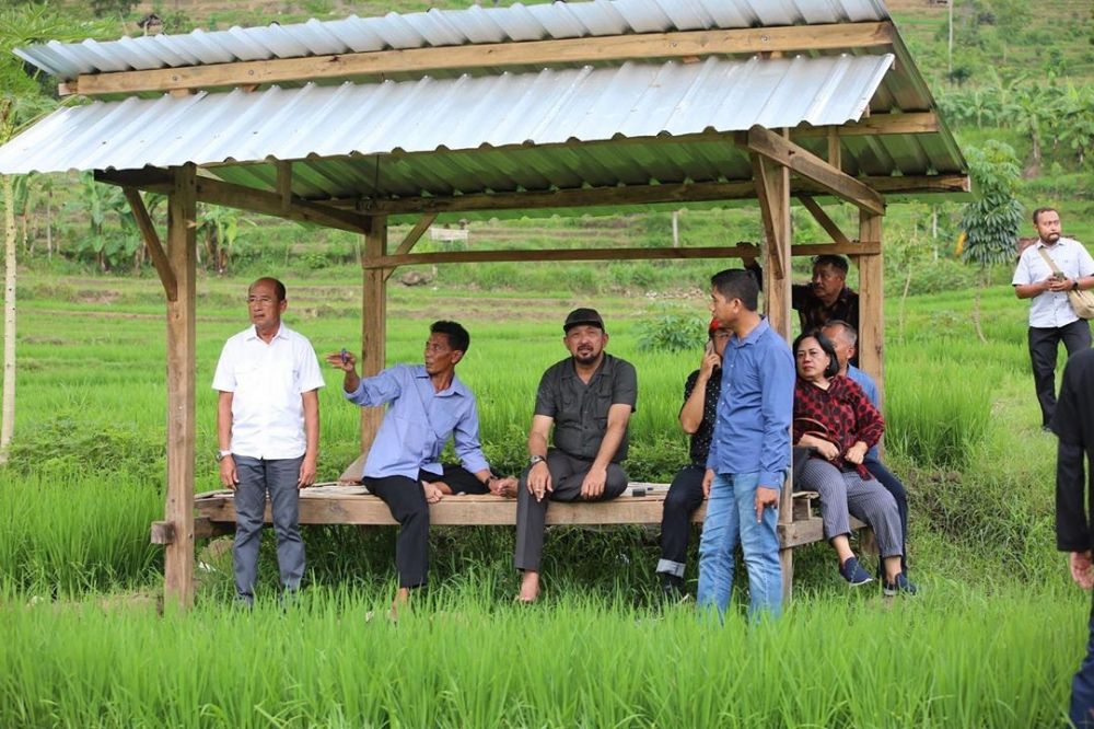 Bupati Ipong saat meninjau lahan relokasi SDN 2 Tugurejo, Ponorogo