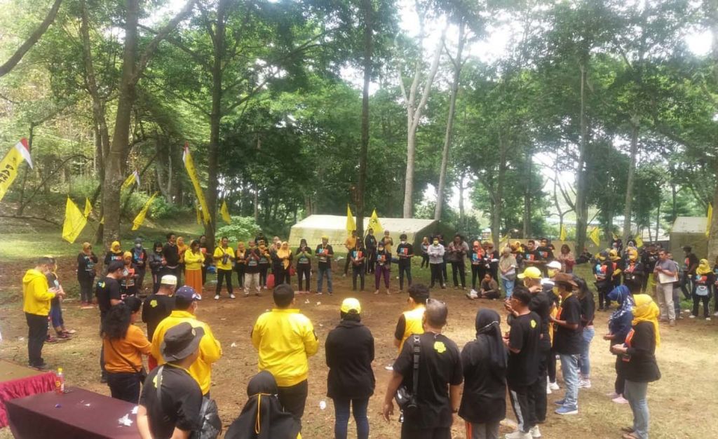 Kemah Kegolkaran yang digelar Golkar Surabaya di Trawas, Mojokerto