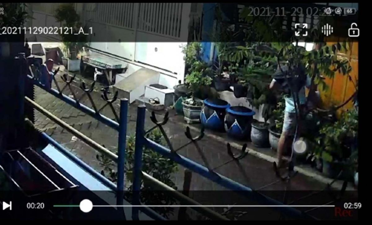 Pembobolan rumah di Bulak Banteng Wetan, Kenjeran, Surabaya terekam kamera CCTV