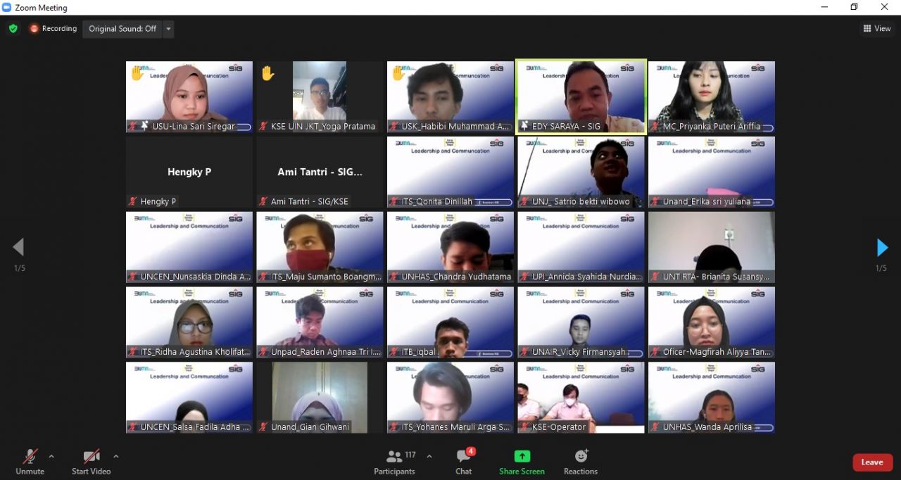 SIG bekerja sama dengan Yayasan Karya Salemba Empat (KSE) memberikan beasiswa dan menggelar webinar yang diikuti 100 mahasiswa dari 35 perguruan tinggi di Indonesia.