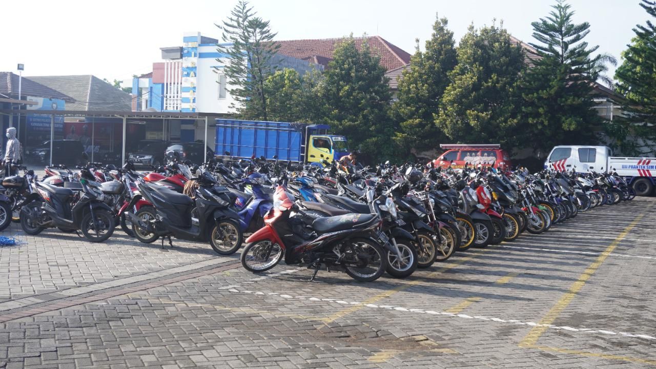 Ratusan motor yang disita di Mapolresta Sidoarjo.