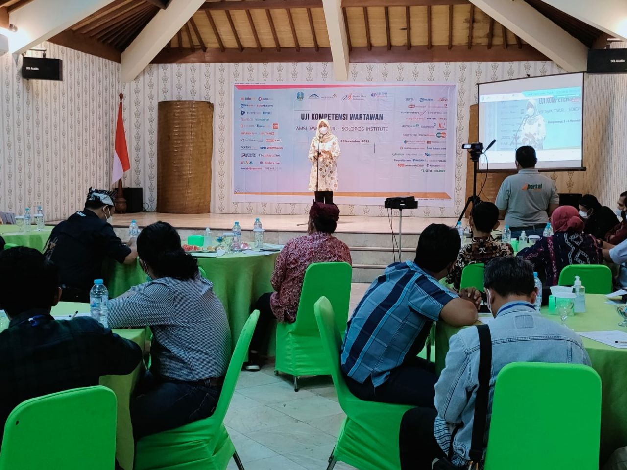 Bupati Banyuwangi Ipuk Fiestiandini saat memberi sambutan dalam kegiatan UKW 