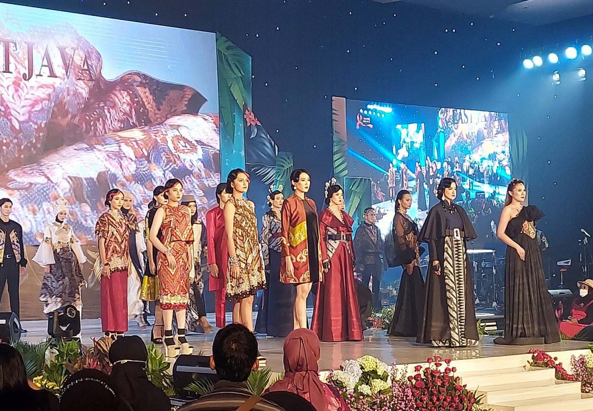 East Java Fashion Harmony dan East Java Tourism Award di di Hotel Grand Mercure, Malang