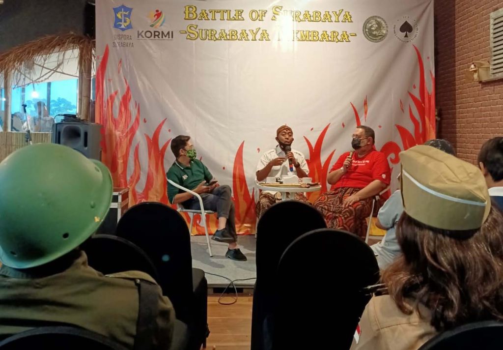 Sarasehan Budaya yang digelar Senpai's Corner Kafe & Shooting Range di Surabaya