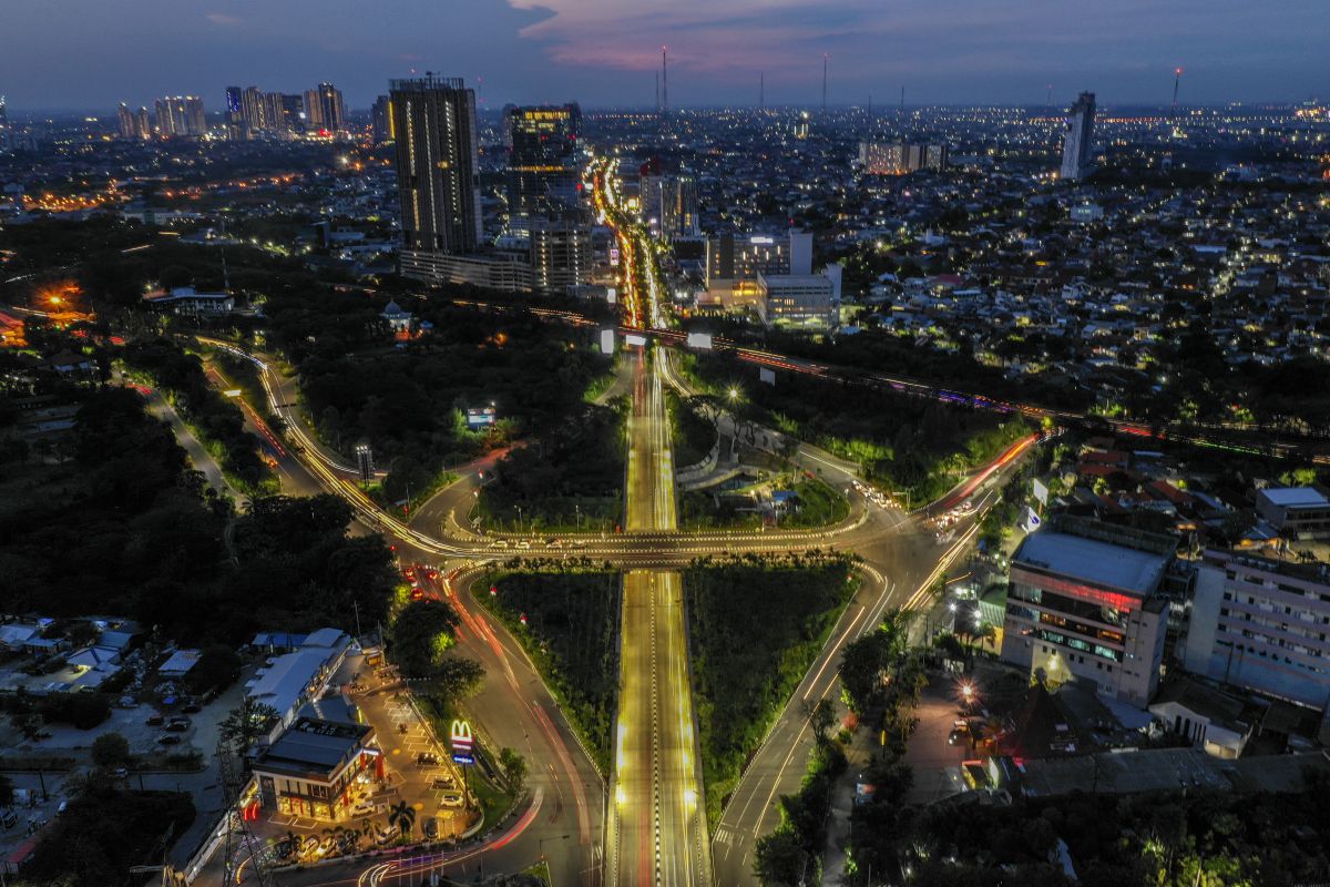 Pembangunan dan perekonomian Kota Surabaya ditarget meningkat di 2022.