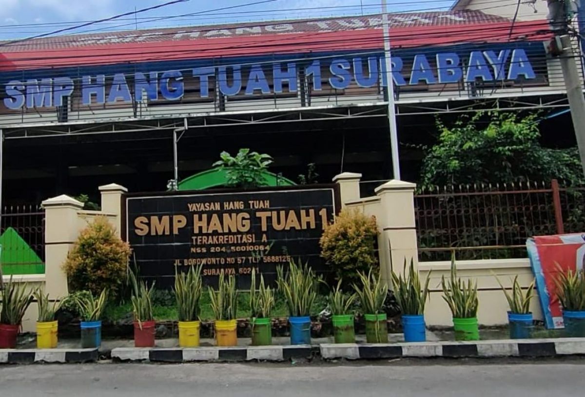 SMP Hang Tuah 1 Surabaya di Jalan Bogowonto. (Foto: Zain Ahmad/jatimnow.com)