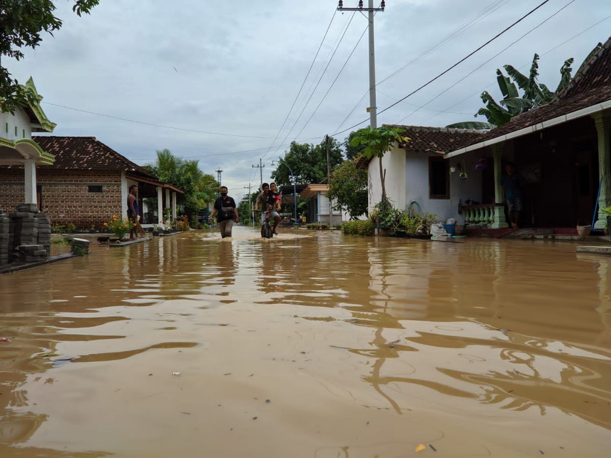 Warga Dukuh Nggrenteng yang kebanjiran belum dapat bantuan (Foto: Mita Kusuma/jatimnow.com)