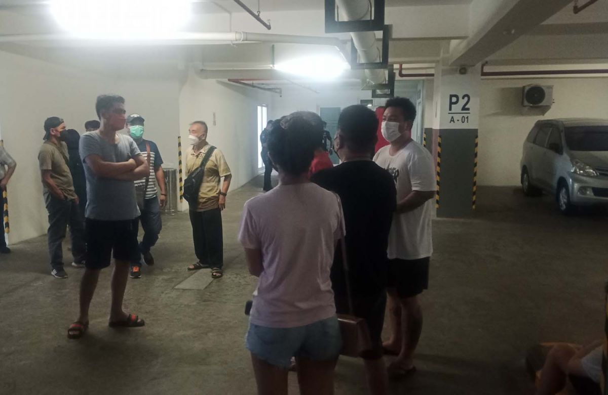 Protes penghuni Apartemen Puncak CBD Surabaya