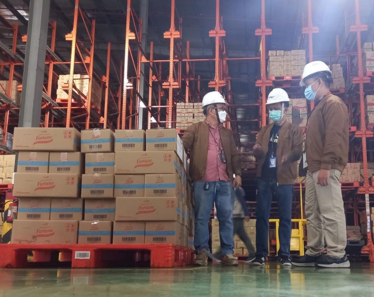 PT Wilmar Nabati Indonesia (WINA) dan KPN Corp mendistribusikan minyak goreng secara langsung ke Papua. (Foto: Humas WINA/jatimnow.com)