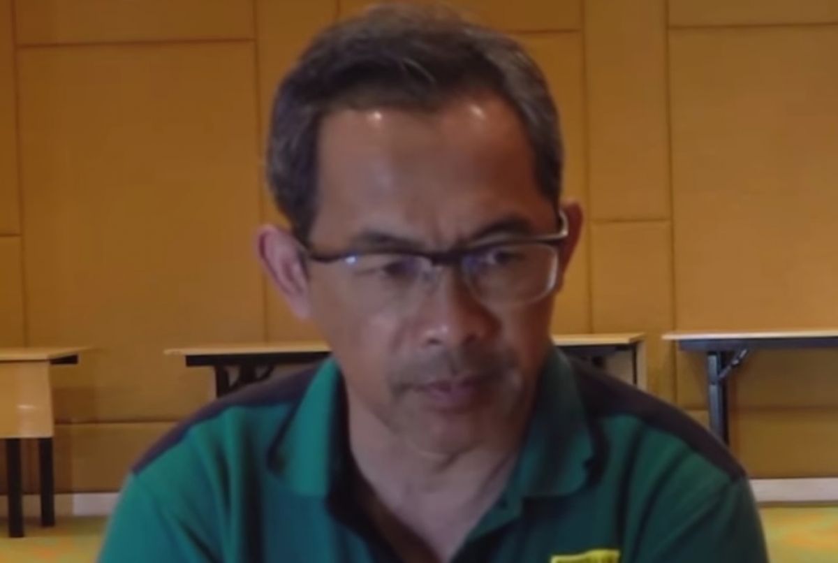 Pelatih Persebaya, Aji Santoso saat konperensi pers virtual jelang laga melawan Bali United. (Foto: instagram officialpersebaya).