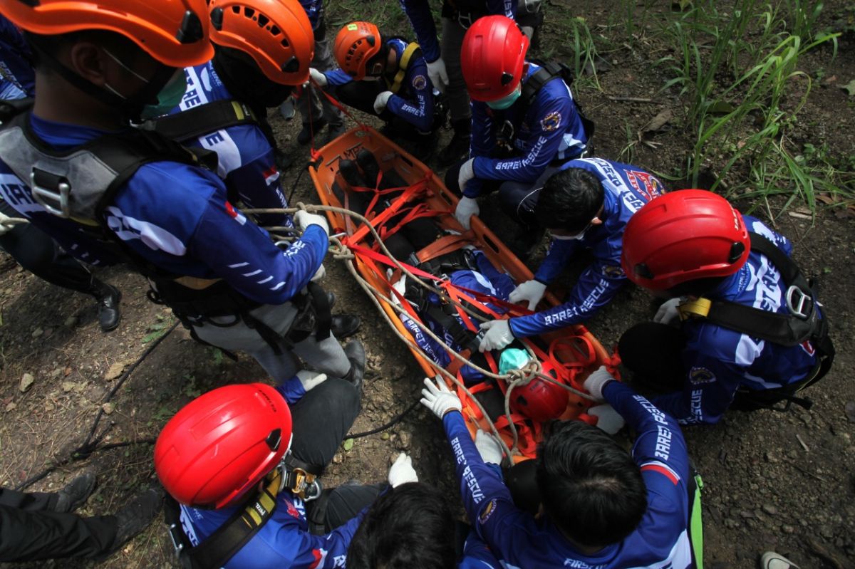Pelatihan rescue NasDem Jatim di Lamongan.
