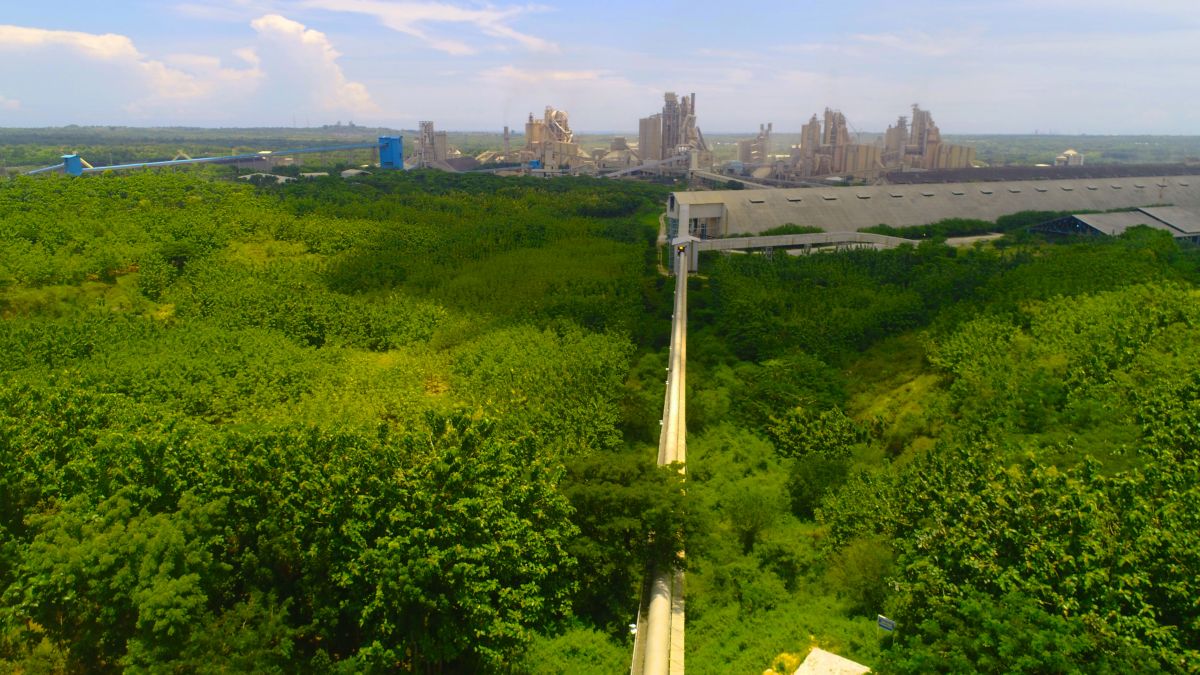 SIG telah mereklamasi lahan pascatambang batu kapur seluas 329,30 Ha, menjadi kawasan hutan di Pabrik Tuban, Jawa Timur