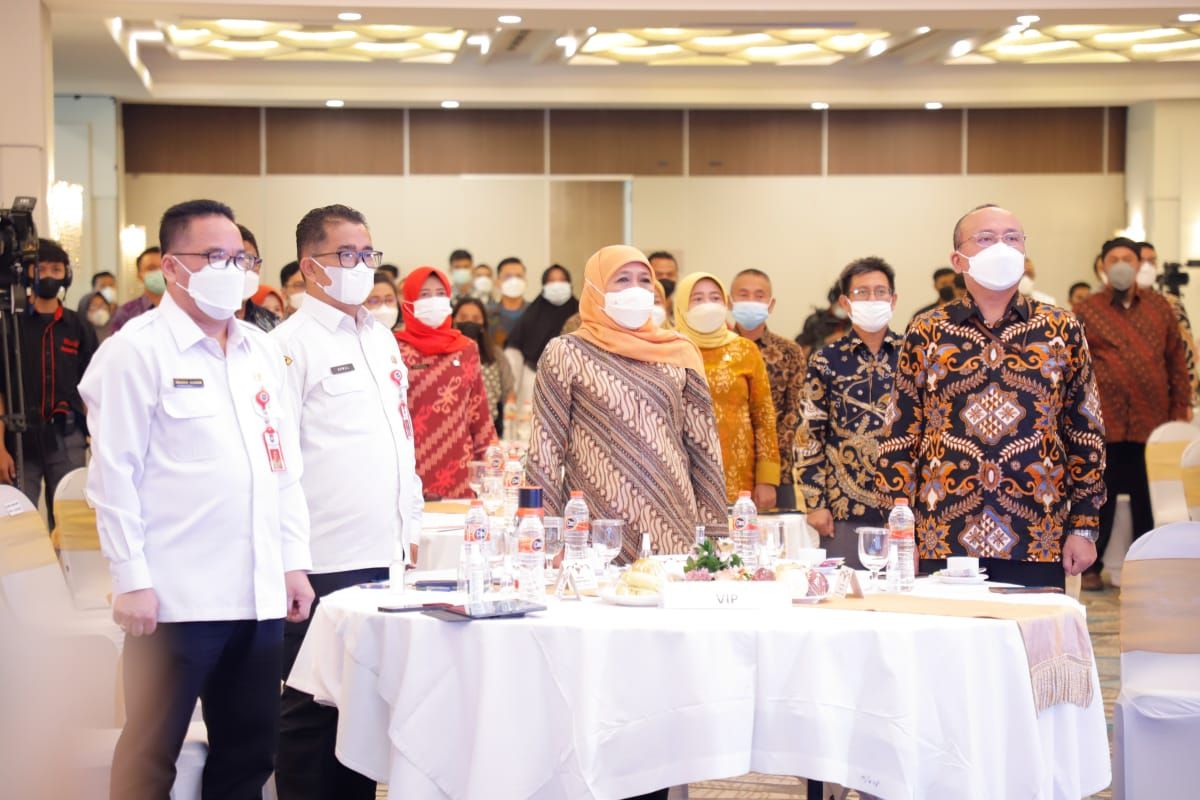 Gubernur Jatim Khofifah Indar Parawansa saat menghadiri launching e-Perda di Jakarta