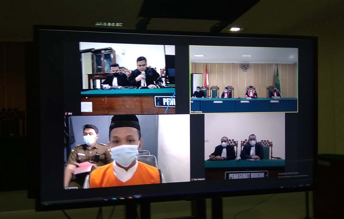 Joddy saat menjalani sidang pembacaan tuntutan di Pengadilan Negeri Jombang (Foto: Elok Aprianto/jatimnow.com)