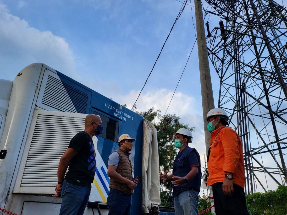 Mulai Senin, 7 Maret 2022, pukul 03.07 WIB pasokan listrik di Madura telah kembali pulih 100 persen. (Foto: Humas Pemprov Jatim)