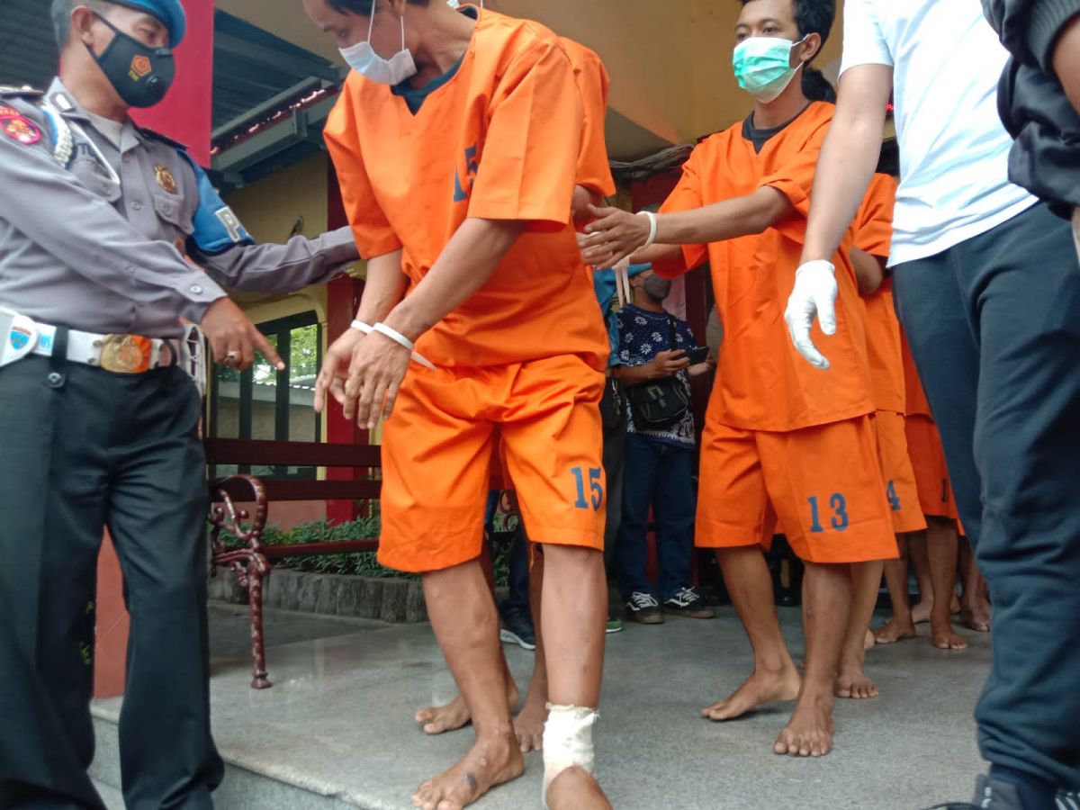 Komplotan bandit sadis diamankan di Mapolsek Asemrowo, Surabaya