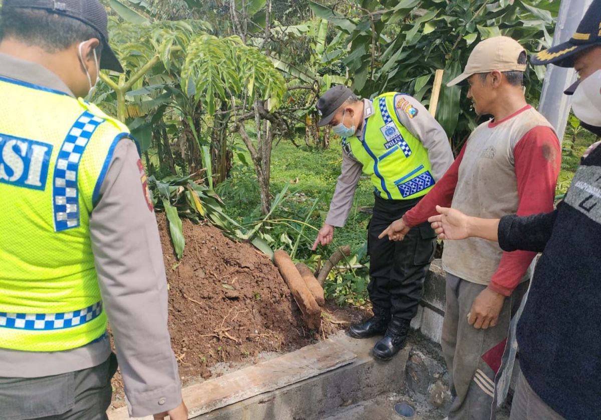 Penemuan dua buah mortir di Wonosalam, Jombang (Foto: Polsek Wonosalam)