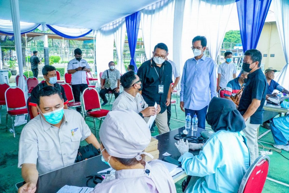 Vaksinasi di Surabaya.(Foto: Dok. DPRD Surabaya)