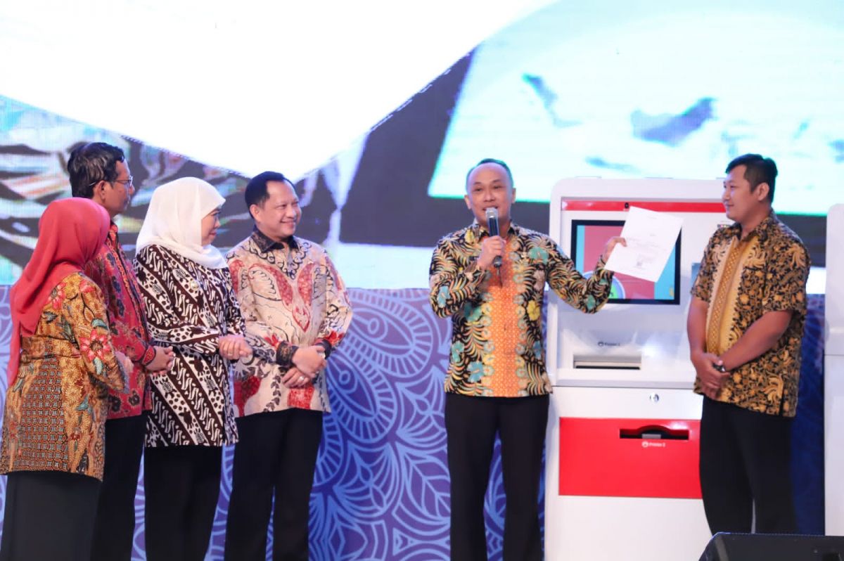 Hasil evaluasi Kemendagri Triwulan 1 Tahun 2022, kinerja Disdukcapil Jawa Timur raih level terbaik nasional. (Foto: Humas Pemprov Jatim)