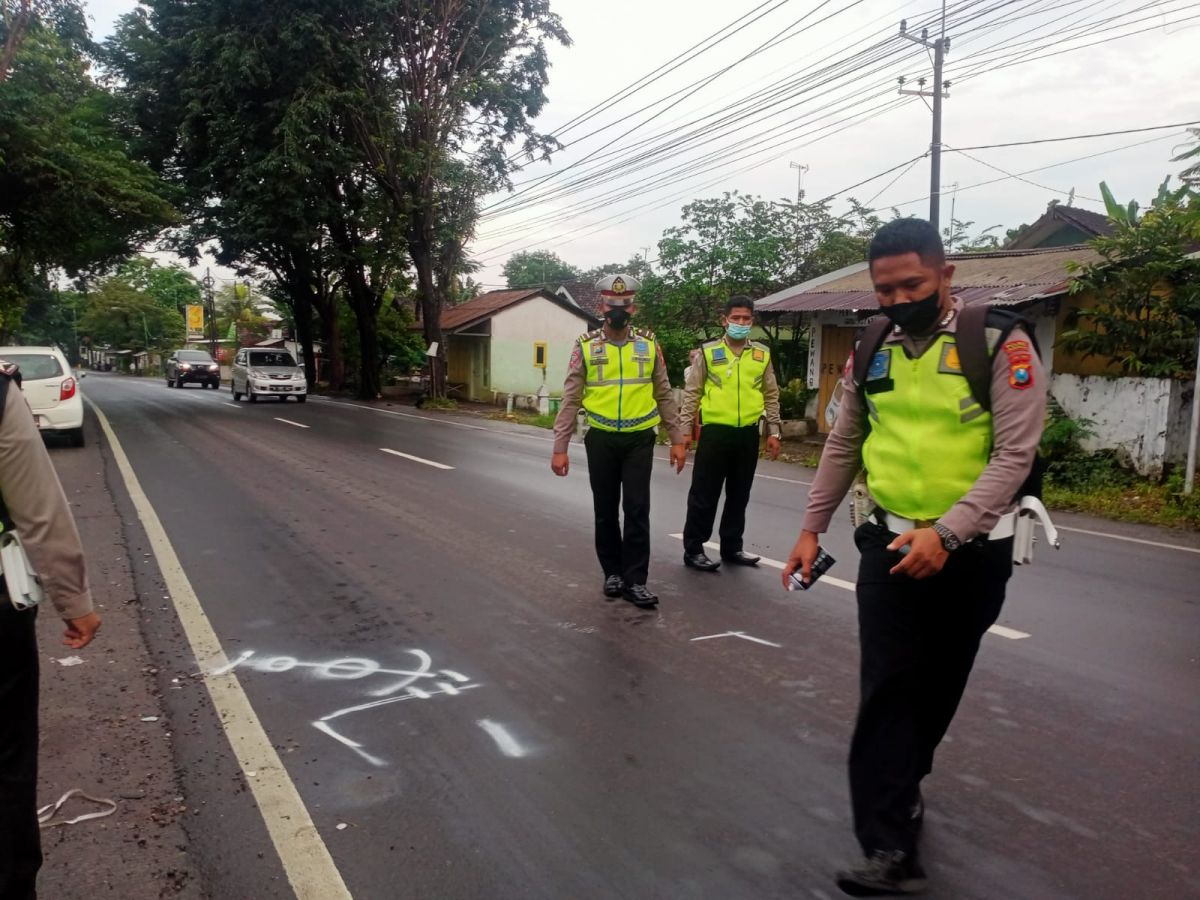 Polisi melakukan olah TKP. (Foto: Polres Pasuruan)