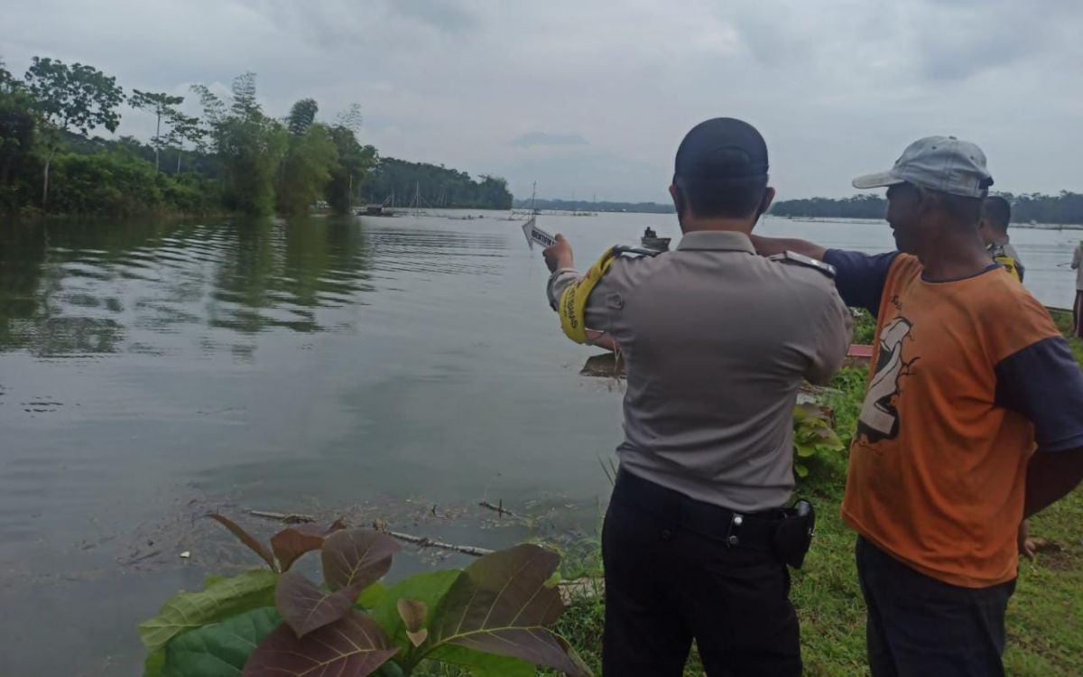Lokasi korban Misli yang terlihat tenggelam di DAS Perum Jasa Tirta. (Foto: Humas Polres Malang)