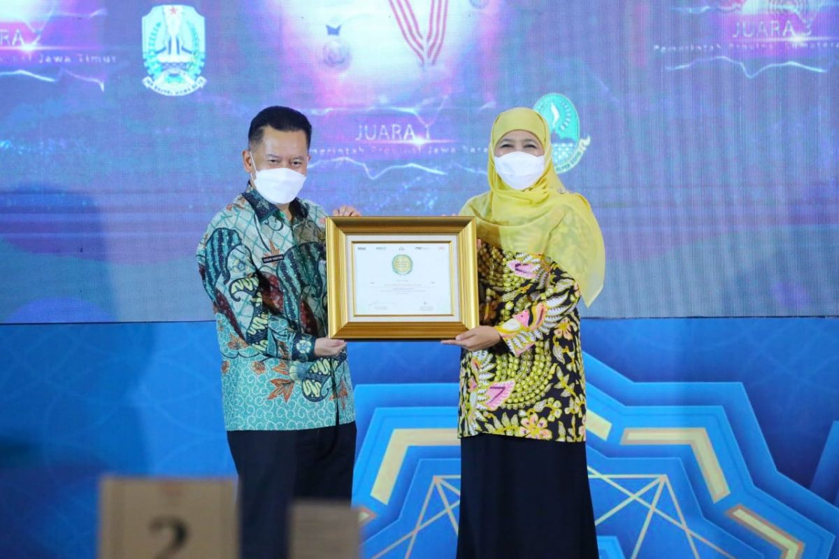Jatim borong 3 penghargaan dalam Anugerah Adinata Syariah 2022