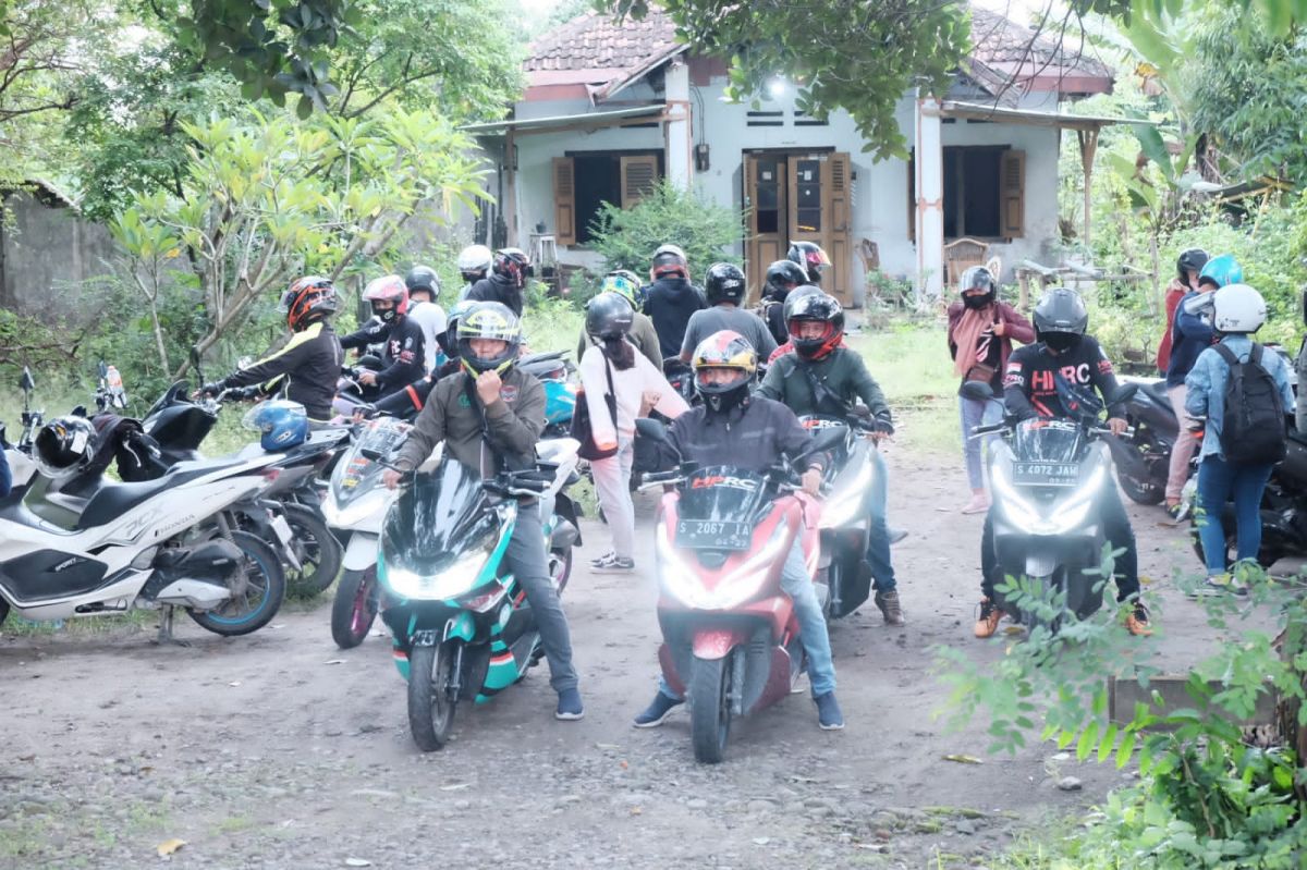 Komunitas Honda PCX Rider's Community. (Foto: Adyad Ammy/jatimnow.com)
