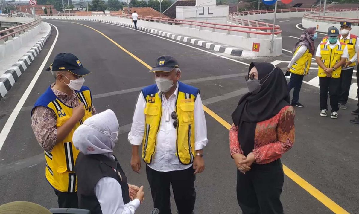 Menteri PUPR, Basuki Hadimuljono saat meresmikan pembukaan Jembatan Ploso Jombang