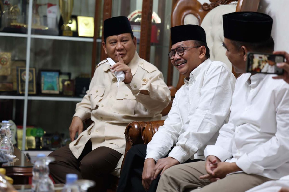 Momen pertemuan Menhan Prabowo dan MKP Trenggono di kediaman Habib Luthfi (Foto-foto: Jubir Menteri Kelautan dan Perikanan, Wahyu Muryadi for jatimnow.com)