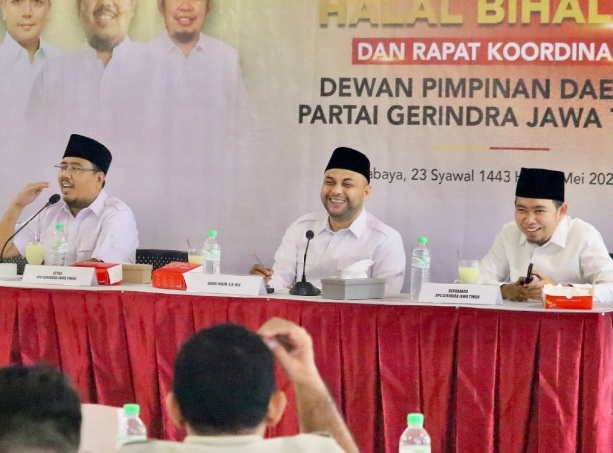 Anwar Sadad (kiri), Abdul Halim (tengah), M Fawaid (kanan) saat Halalbihalal dan rapat koordinasi di kantor DPD Gerindra Jatim.(Foto: Gerindra Jatim/jatimnow.com)