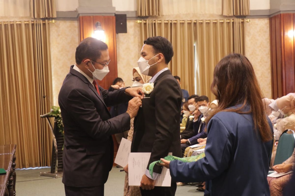 Dokter muda lulusan FK Unair yang akan melakukan pengabdian ke seluruh Indonesia