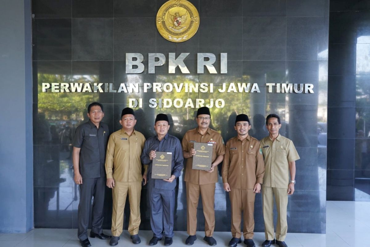 Kota Pasuruan menerima Opini WTP di Kantor BPK RI Perwakilan Jawa Timur