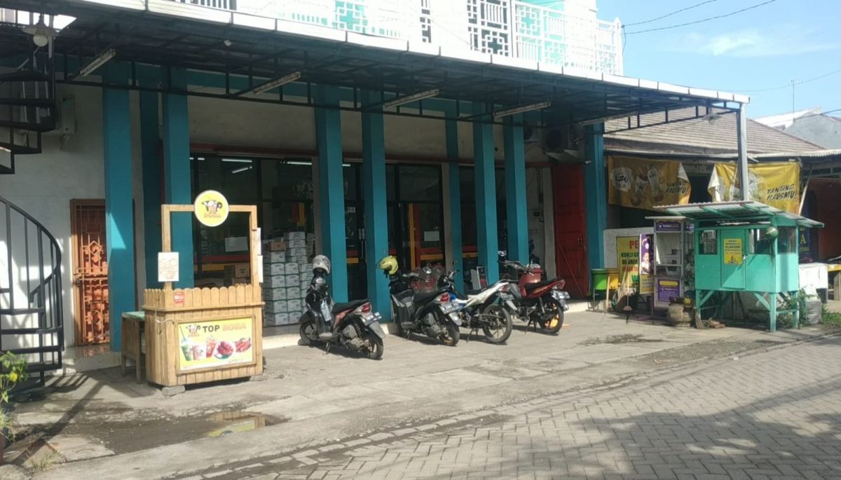 Lokasi pencurian di parkiran minimarket Perum Pesona Candi. (Foto: Moch. Rois/jatimnow.com)