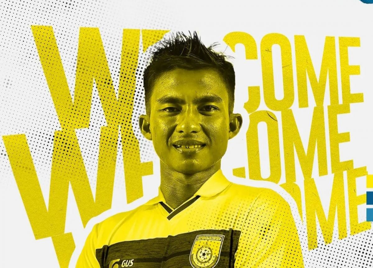 Gelandang PSPS Pekanbaru, Rahmat Hidayatullah yang kini resmi berseragam Gresik United (Foto: Instagram Gresik United)