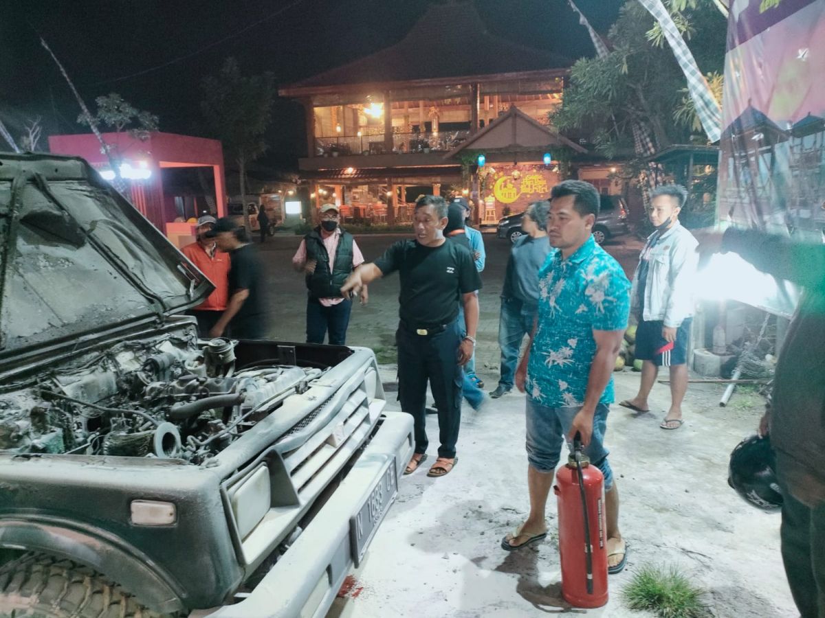 Kondisi mobil Suzuki Katana yang hangus terbakar. (Foto: Humas Polres Malang for jatimnow.com)