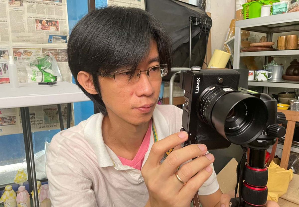 Lukman Hermawan Prawono, pemuda yang membantu para pelaku UMKM berbekal keahliannya di bidang fotografi still life (Foto-foto: Lukman)