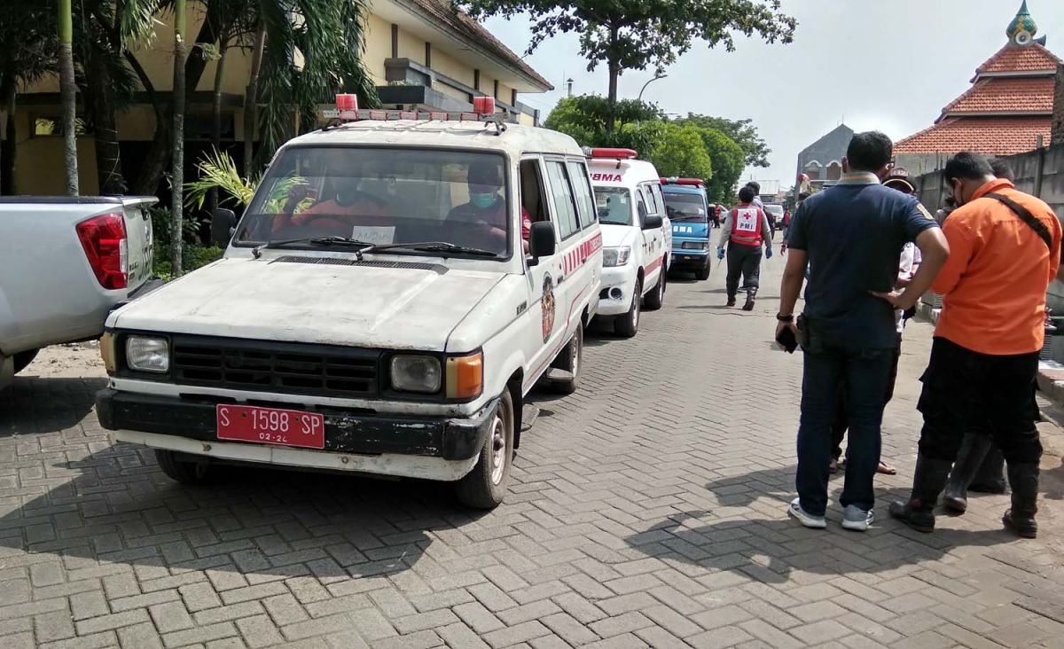 Armada yang disiapkan Pemkot Mojokerto untuk menangani korban kecelakaan bus di tol
