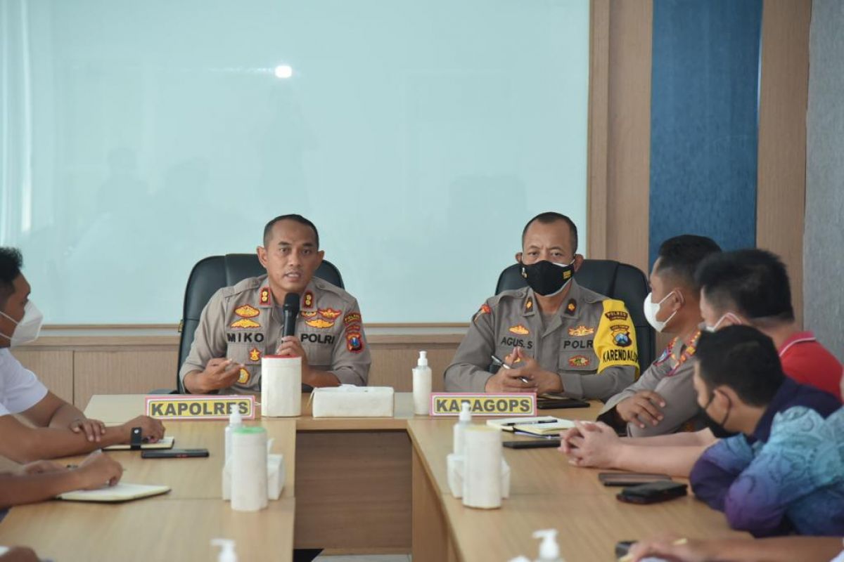 Polres Lamongan saat berkoordinasi dengan dinas terkait dalam antisipasi penyebaran PMK. (Foto: Humas Polres Lamongan/jatimnow.com)