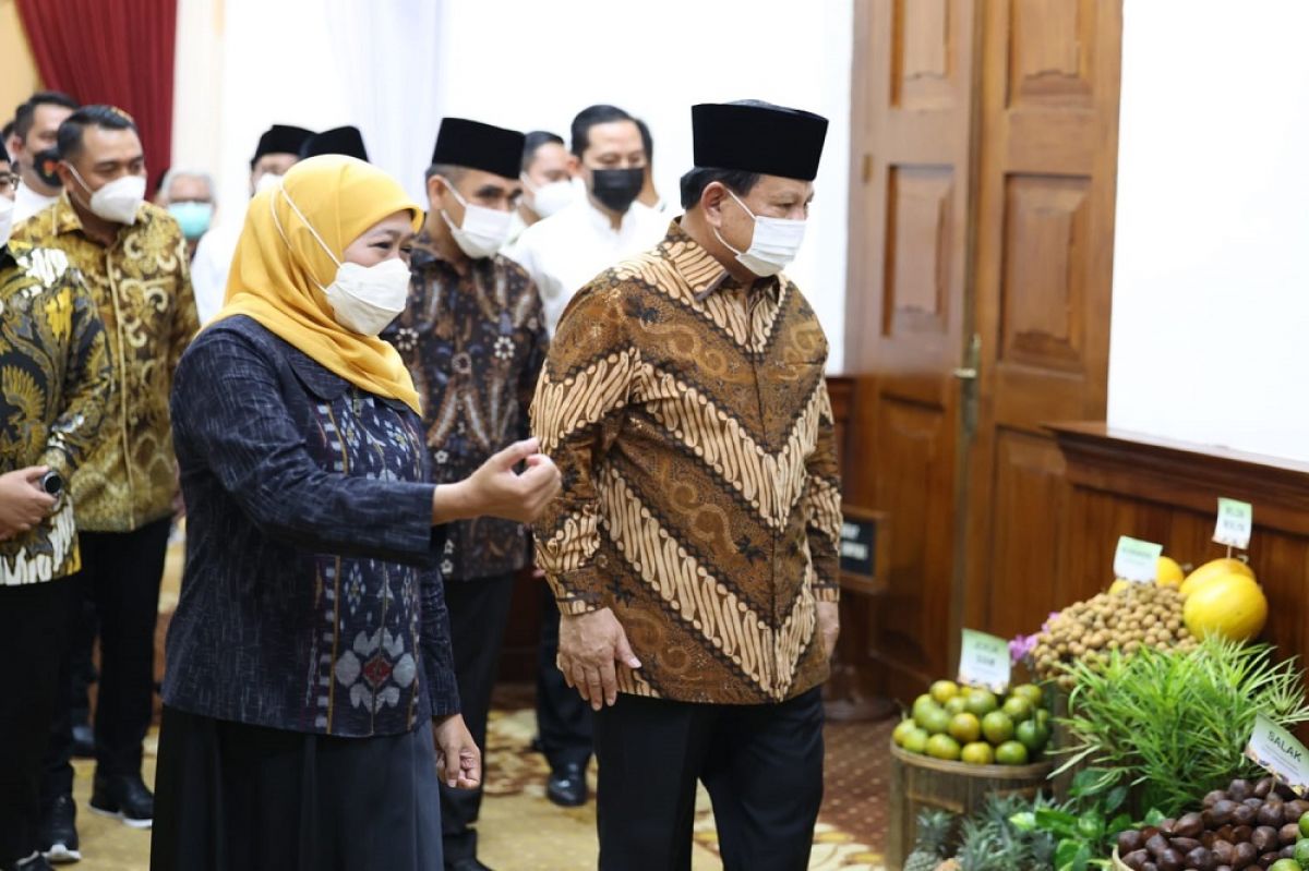 Gubernur Jatim Khofifah dan Ketum Gerindra Prabowo Subianto bertemu di Grahadi (Foto: Gerindra Jatim for jatimnow.com)
