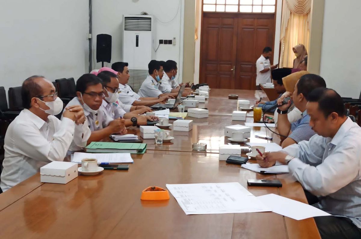 Rapat dengar pendapat Komisi A DPRD Kabupaten Ponorogo bersama Dinas Pemberdayaan Masyarakat Desa (DPMD)