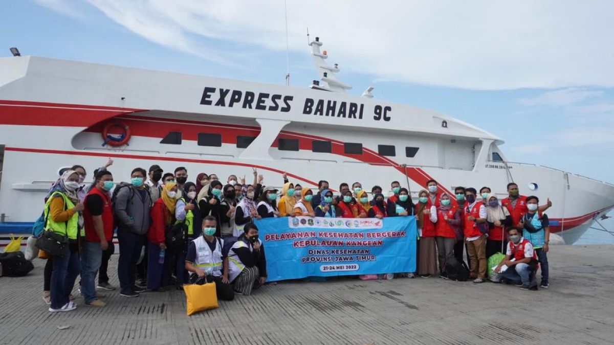 Tim Yankes Bergerak diterjunkan ke Pulau Kangean, Kabupaten Sumenep.(Foto: Humas Pemprov Jatim)