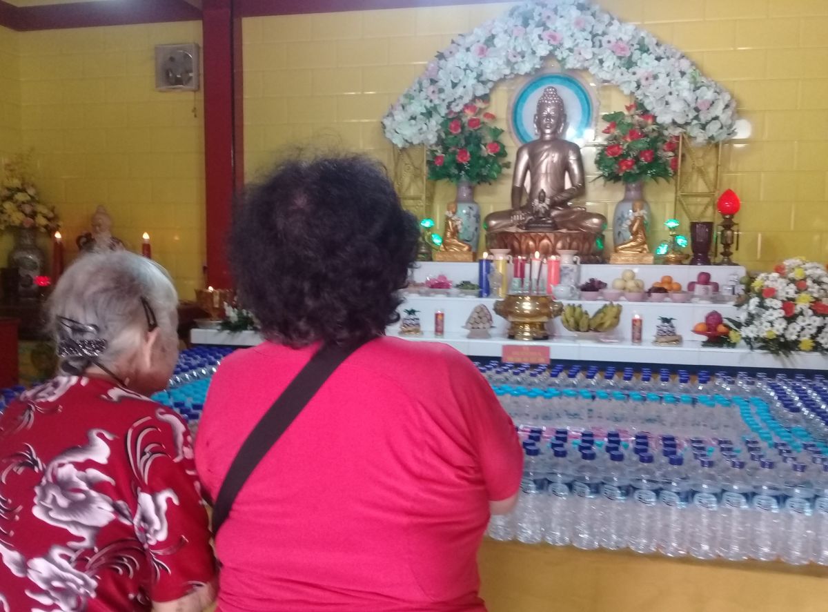 Umat Buddha di Kota Probolinggo merayakan Waisak di Klenteng Tri Dharma Sumbernaga.