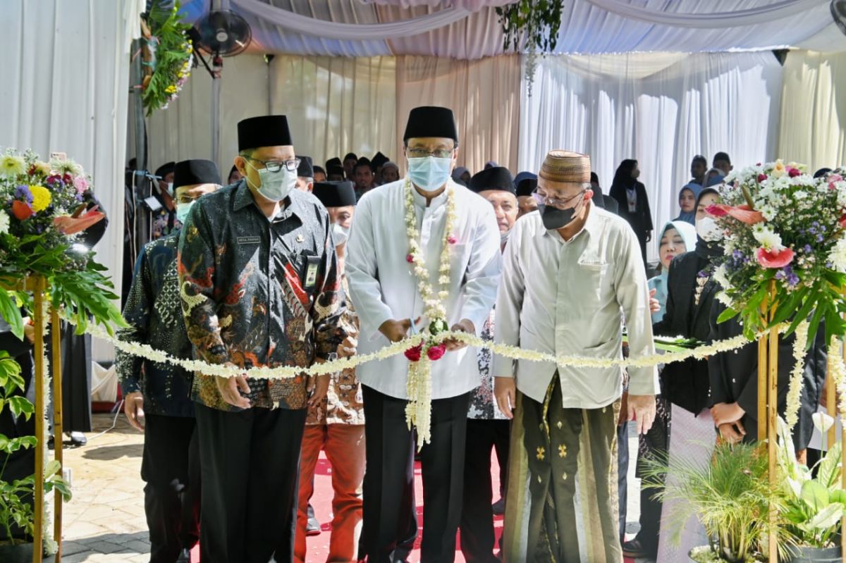 Gus Ipul meresmikan Asrama Ma’had Miftah An Najah di Kota Pasuruan. (Foto: Humas Pemkot Pasuruan/jatimnow.com)