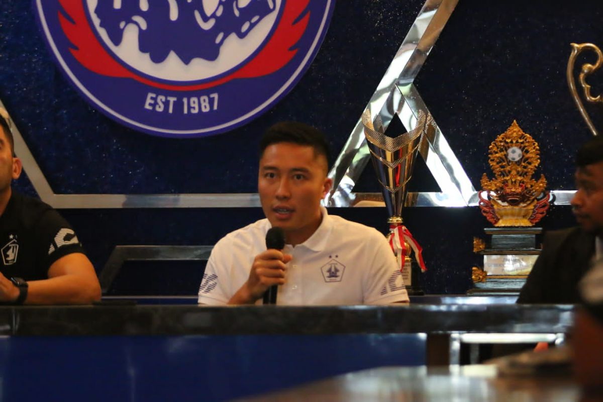 Pemain Persik Kediri Arthur Irawan dalam sesi pre-match conference Piala Presiden di Malang. (Foto: Media Officer Persik Kediri)