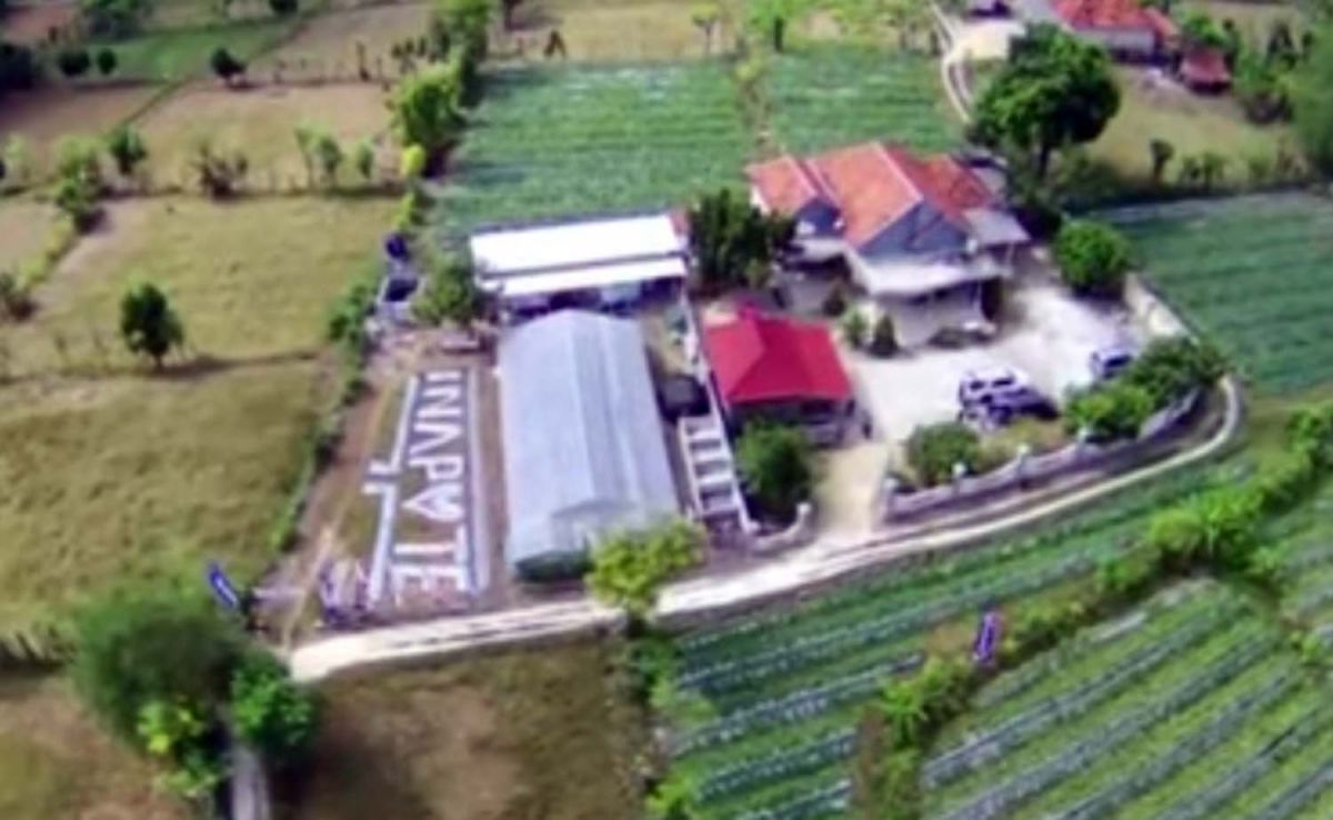 Green House yang dibangun Mahfudh di Desa Bira Timur, Kecamatan Sokobanah, Kabupaten Sampang
