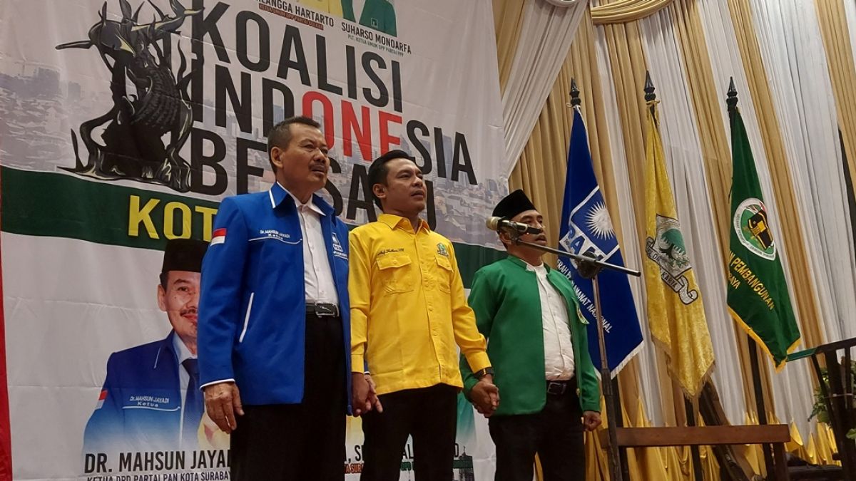 Tiga ketua partai dalam Koalisi Indonesia Bersatu (KIB) Surabaya.(Foto: Ni'am Kurniawan/jatimnow.com)
