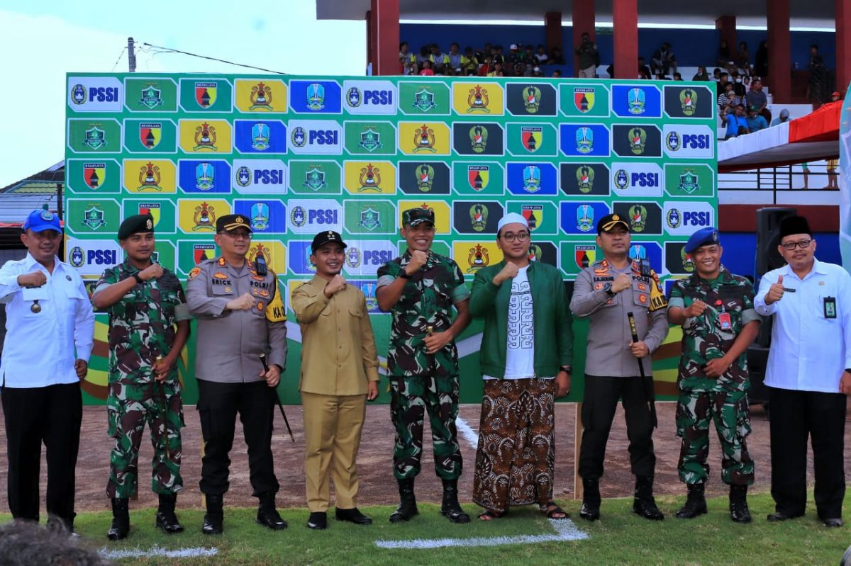 Pembukaan turnamen sepak bola Piala Kasad Liga Santri 2022 wilayah Pasuruan. (Foto: Humas Pemkot Pasuruan/jatimnow.com)
