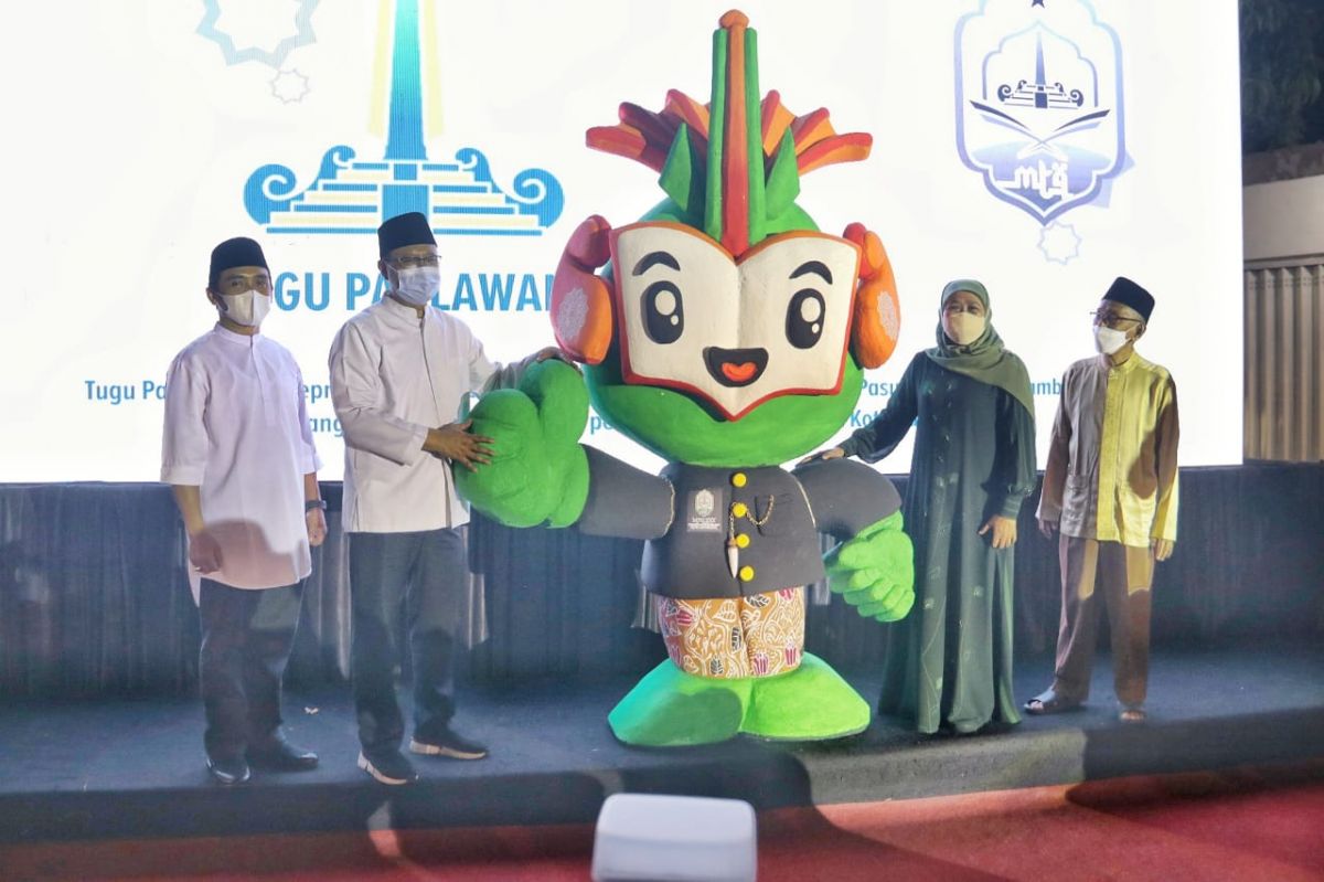 Gubernur Khofifah didampingi Gus Ipul meresmikan logo dan maskot MTQ XXX Jawa Timur. (Foto: Pemkot Pasuruan/jatimnow.com)
