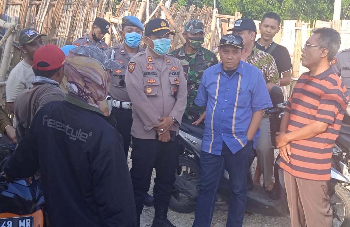 Komisi B DPRD Jember saat melakukan sidak tambak liar Desa Kepanjen, Kecamatan Gumukmas